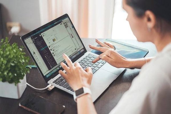 Comment déjouer les arnaques courantes dans les jeux en ligne ?